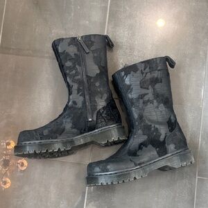 Dr. Martens Black boots